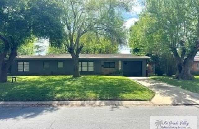 164 ROBINS LN. Gallery 2