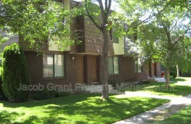 667 N Fanning Ave photos photos