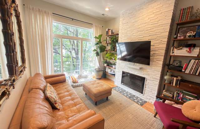 Beautifully updated & maintained 2 bed/2 bath Noble Square condo in an intimate 3 unit building. photos photos