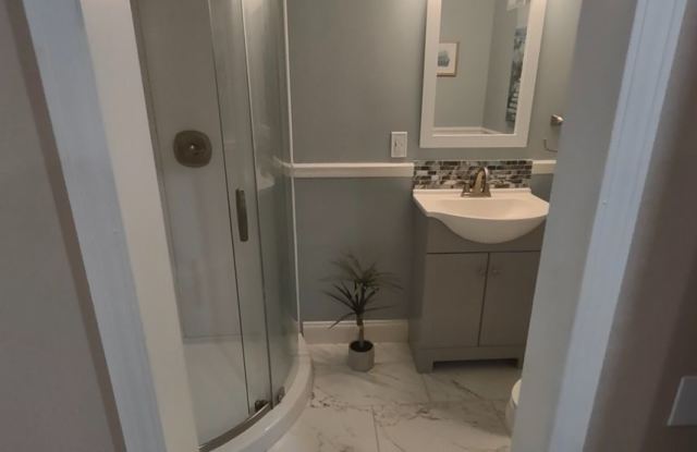 Room in 4 Bedroom Home at New Crossing Trl photos photos