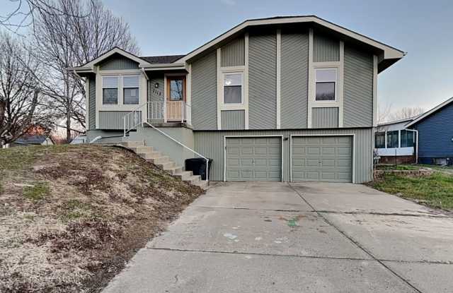 Charming 3BR Home for Rent in Pleasant Valley – Garage, Fenced Yard  Finished Basement photos photos