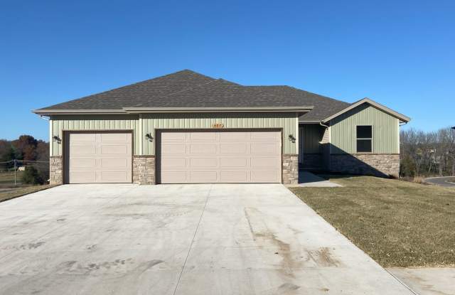 Great spacious home in Willard photos photos