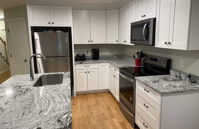 24 Cranberry Way - 24 Cranberry Way, Manchester, NH 03109
