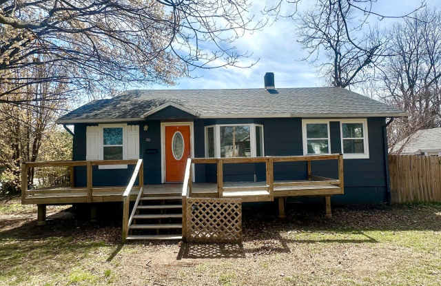 Spacious 4 Bed Home Near Bass Pro with Detached Garage  Fenced Yard photos photos