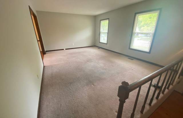 313 Lakeside Drive Gallery 3