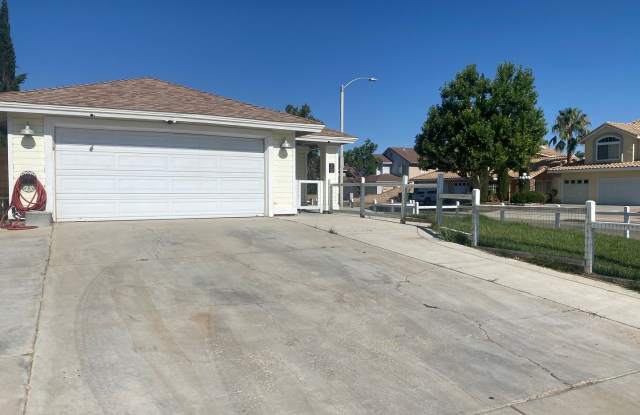 Lancaster 3 bedroom available now! Gallery 3