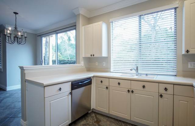 Gorgeous 3 BD Detached House in Carmel Valley! Gallery 3