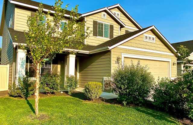 Meridian 4 Bed (+office) 2.5 Bath Available 8/15/25 photos photos