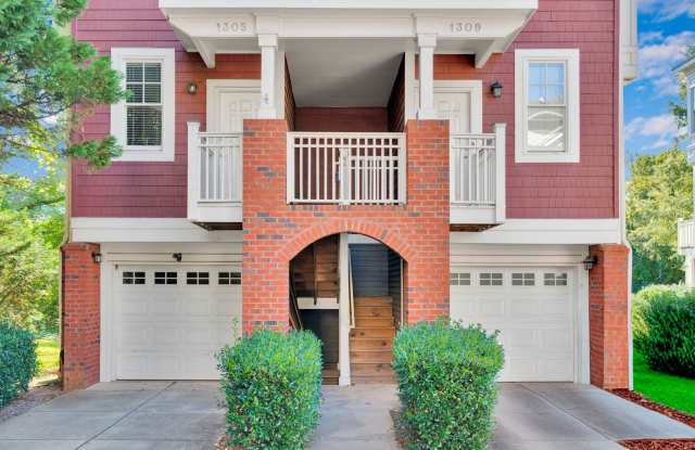 Wonderful craftsman style end-unit townhome photos photos