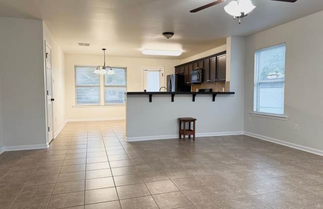 BEAUTIFUL 3 bedroom home in Prairieville Gallery 4