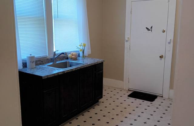 568 Lakewood St photos photos