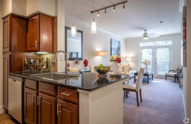 4100 Blossom St - 4100 Blossom Street, Houston, TX 77007