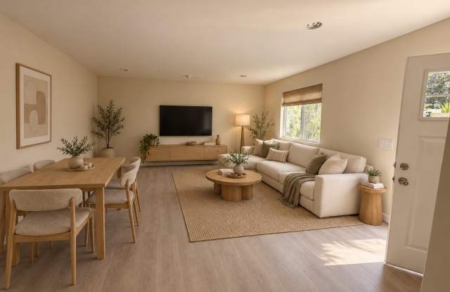 6843 Balboa Boulevard Gallery 3