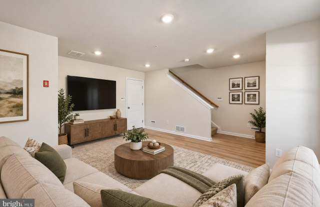 562 SWAMP CREEK Road Gallery 2