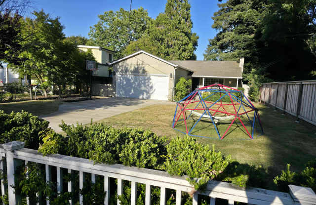 758 Arnold Way photos photos