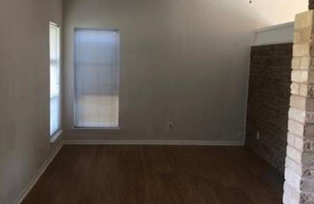 3818 Eugene Court S Gallery 2