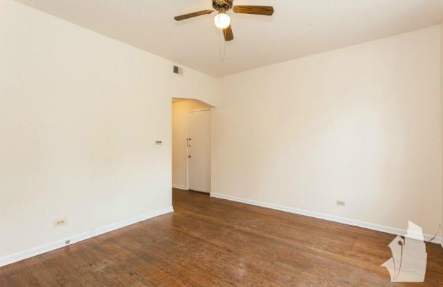 2323 North Kedzie Boulevard Gallery 3