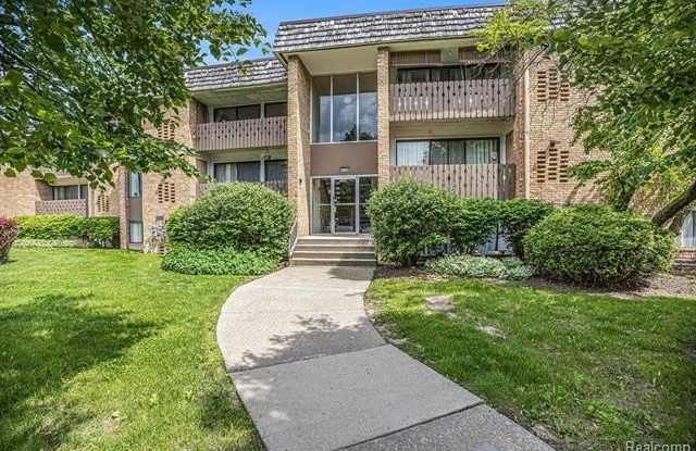 2104 Pauline Boulevard photos photos