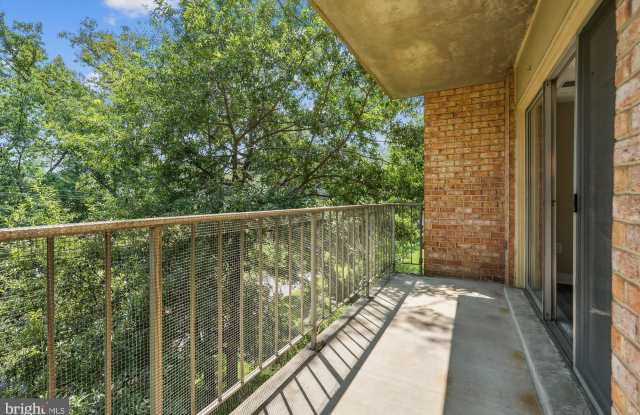 11907 PARKLAWN DRIVE photos photos