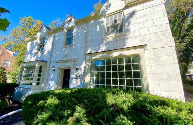 804 E Belvedere Ave - 804 East Belvedere Avenue, Baltimore, MD 21212