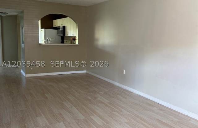 1271 SE 28th Ct Gallery 3