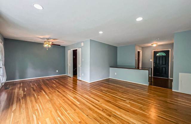 8411 Cottage St Gallery 4