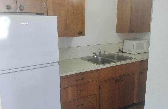 419 SW Paiute Street #C Gallery 1