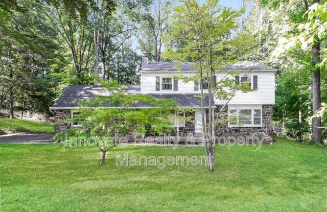1613 Kenmare Dr photos photos