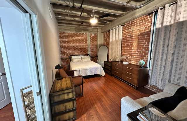 114 W Adams Gallery 2