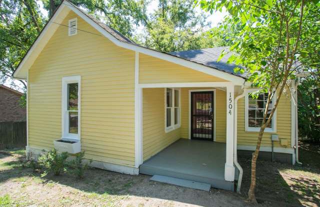 East Nash 2 Bed 1 Bath with Yard!!!! Gallery 3