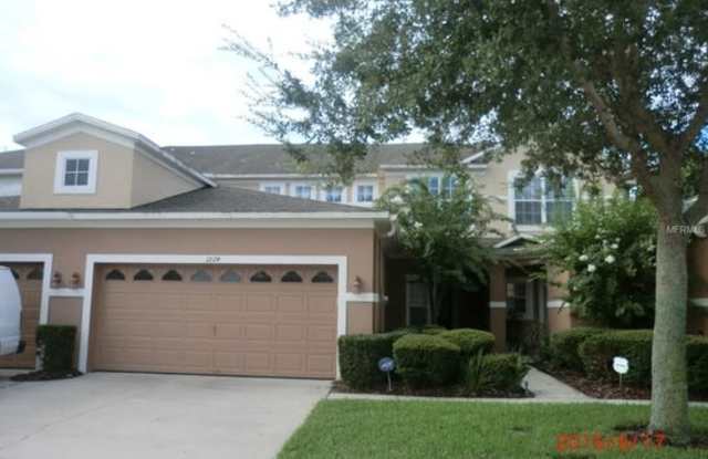 Beautiful 3 Bed 2.5 Bath 2 car garage Gated Townhouse for Rent in Sanford, FL! Greystone Subdivision! photos photos