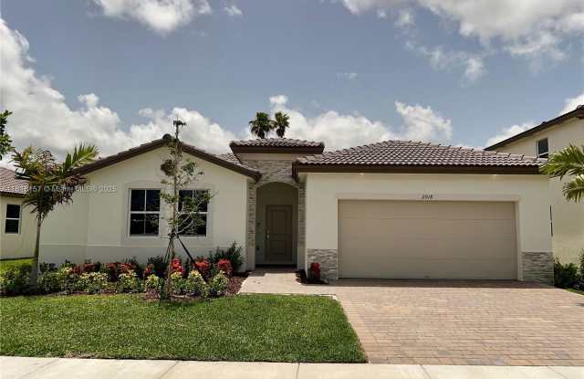 2918 Southeast 23rd Avenue - 2918 Southeast 23rd Avenue, Homestead, FL 33035