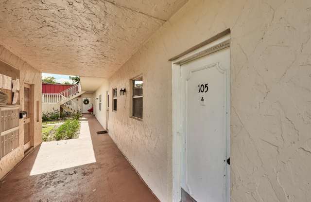 12021 W Greenway Drive Gallery 2