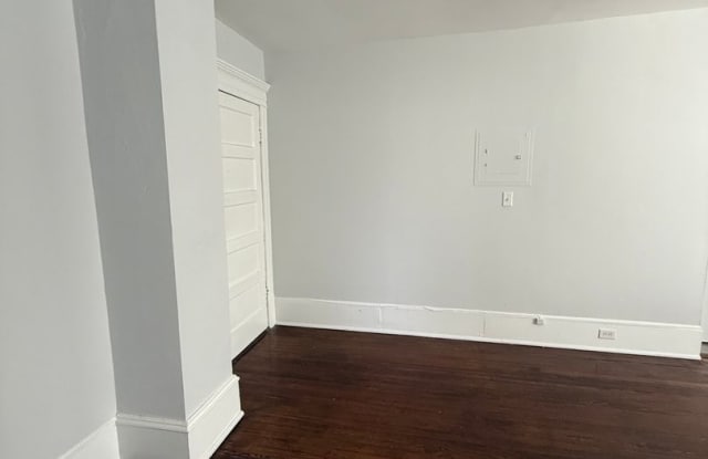 Penthouse Vintage Apartment in Historic Home Near Downtown Gallery 4