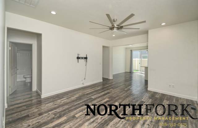 Easy living, low maintenance - Move-in credit for leases by 9/25 Gallery 3