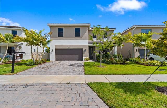 1325 NE 2nd Ct Gallery 2