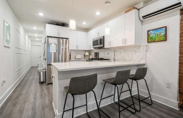 1028 HUDSON ST photos photos