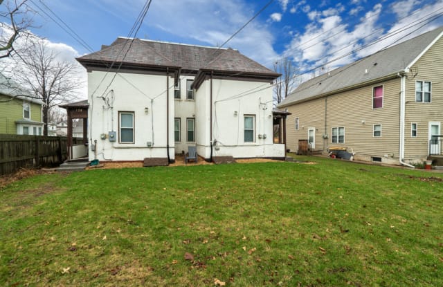 136 Isabel St W - 136 Isabel Street East, St. Paul, MN 55107