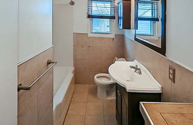 6020 Buffalo Ave., Apt #4 Gallery 4