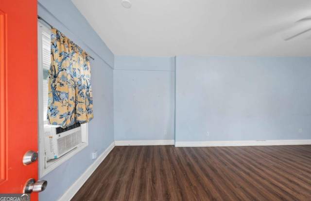 1124 Graymont Drive SW Gallery 2