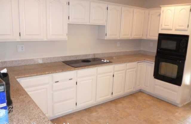 2217 Fox Glen Dr Gallery 2