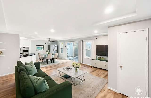 Stunning 2BD/2BA W/ Updated Kitchen, A/C, and Reserved Parking in La Mesa! - 7000 Saranac Street, La Mesa, CA 91942