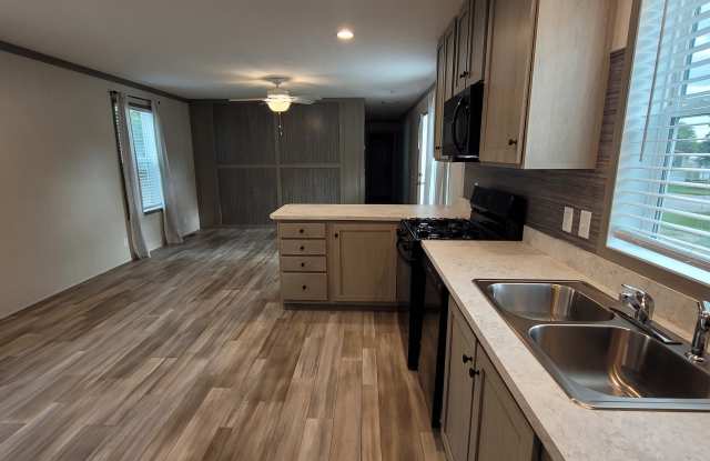 855 W. Jefferson photos photos