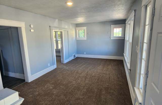 4 Bed / 1.5 Bath Fully Updated Home Gallery 3
