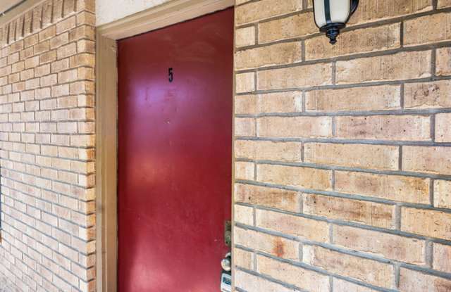 Daughtery Place 1 bedroom Downstairs Condominium Gallery 3