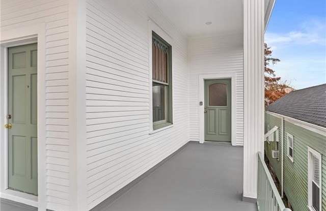 323 S SCOTT Street Gallery 2