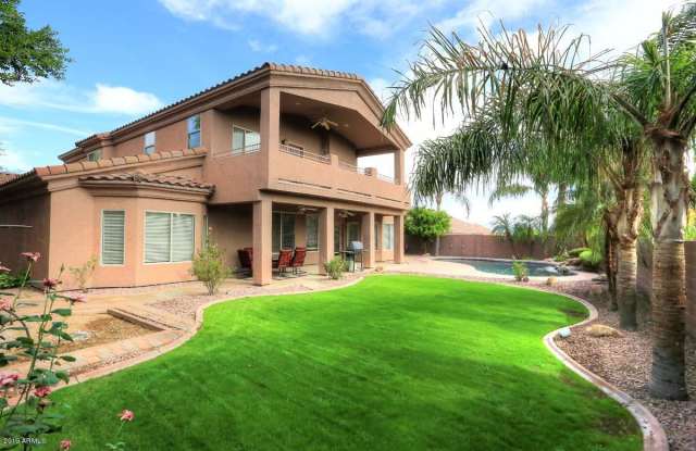 1931 E VISTA Drive Gallery 2