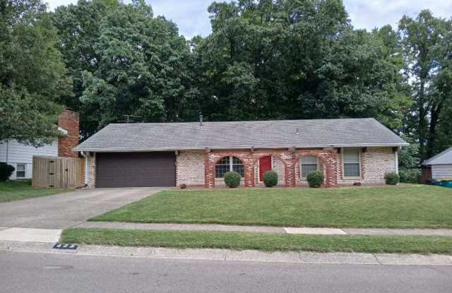 425 Spruceway Dr - 425 Spruceway Drive, Springboro, OH 45066