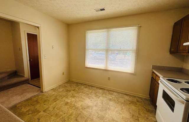 3 Bedroom, 3 Bath Townhouse Gallery 4