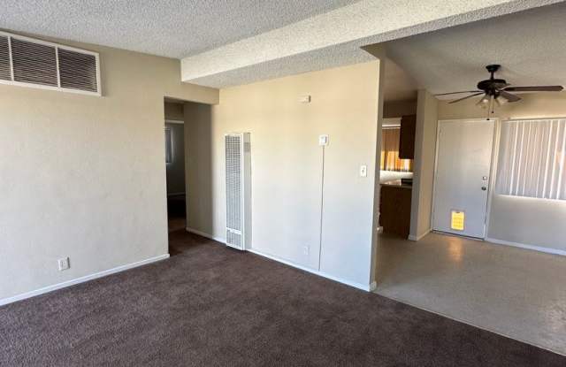 Cute 2 Bed 1 Bath Gallery 3